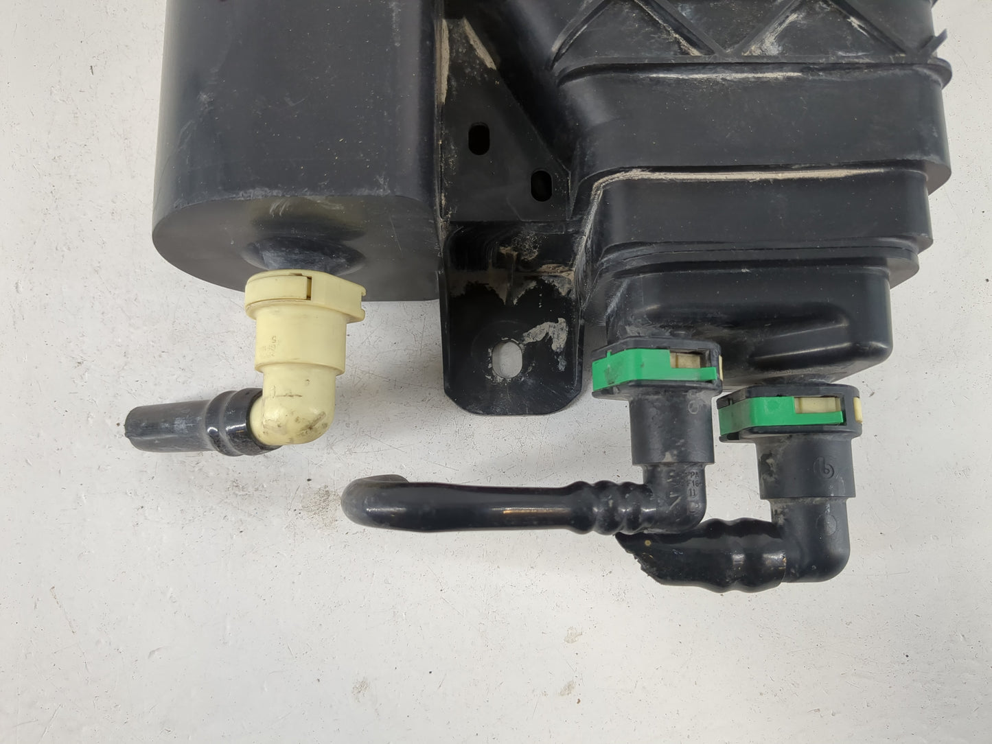 2009 Nissan Xterra Fuel Vapor Charcoal Canister - Oemusedautoparts1.com