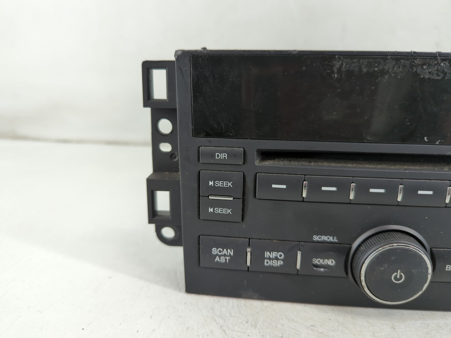 2009-2010 Pontiac G3 Radio AM FM Cd Player Receiver Replacement Fits Fits 2009 2010 OEM Used Auto Parts - Oemusedautoparts1.