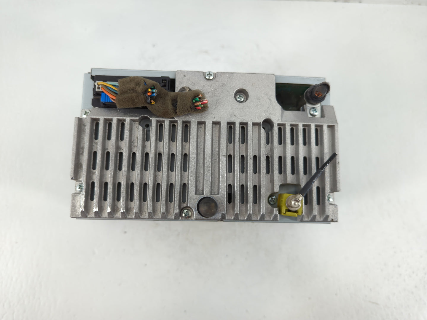 2009-2010 Pontiac G3 Radio AM FM Cd Player Receiver Replacement Fits Fits 2009 2010 OEM Used Auto Parts - Oemusedautoparts1.