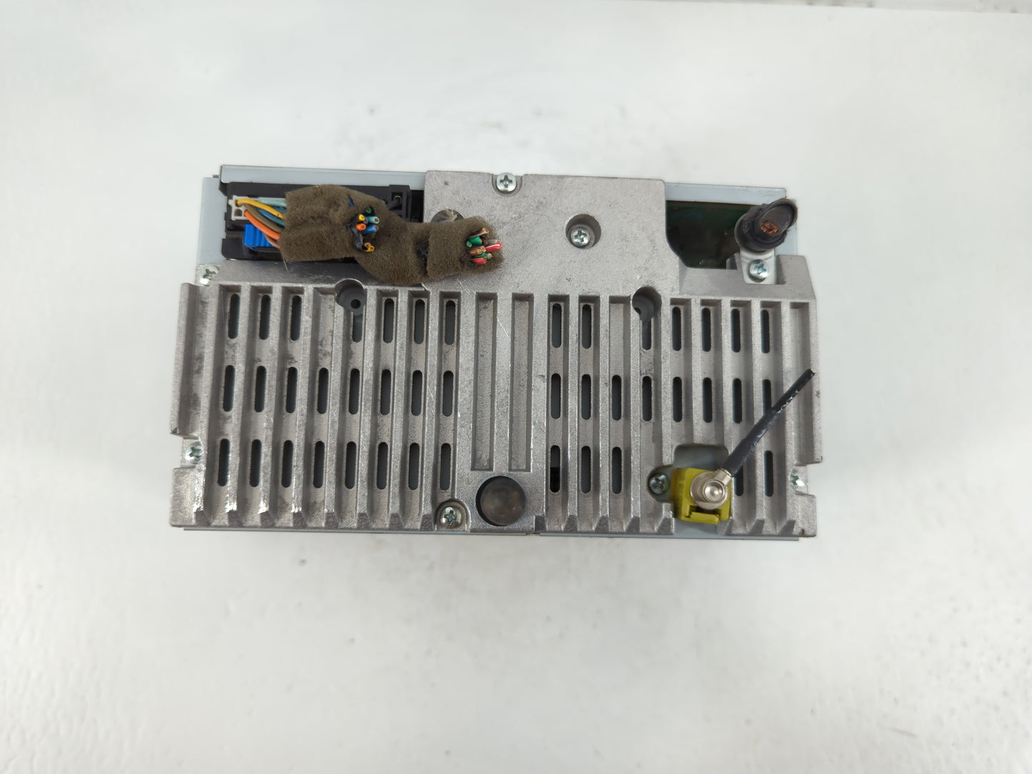 2009-2010 Pontiac G3 Radio AM FM Cd Player Receiver Replacement Fits Fits 2009 2010 OEM Used Auto Parts - Oemusedautoparts1.