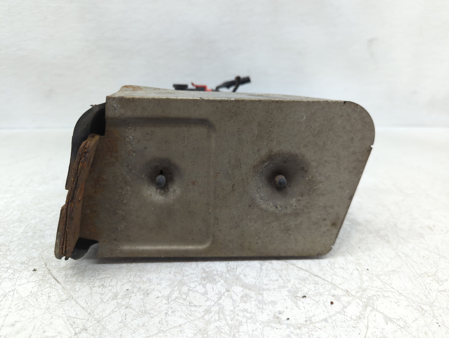 2009 Pontiac G5 Fuel Vapor Charcoal Canister - Oemusedautoparts1.com