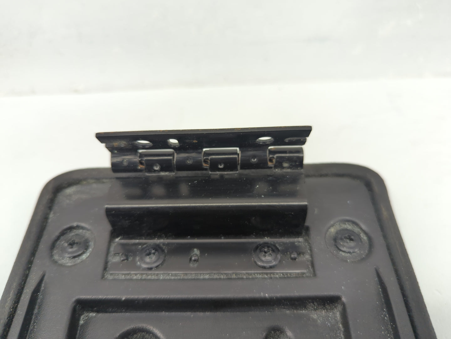 2007-2010 Pontiac G5 Center Console Armrest Cover Lid Fits Fits 2005 2006 2007 2008 2009 2010 OEM Used Auto Parts - Oemuseda
