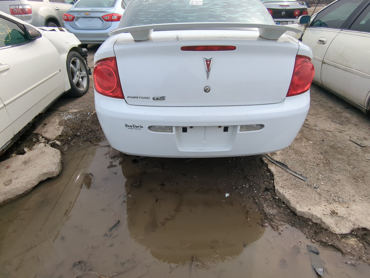 2007-2010 Pontiac G5 Rear Bumper Assembly Oem - Oemusedautoparts1.com