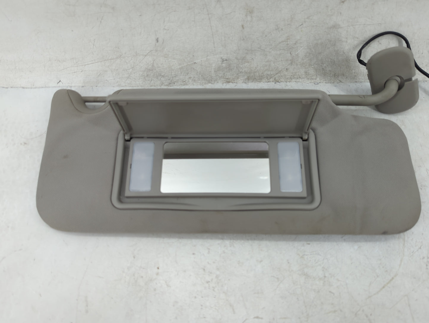 2005-2010 Pontiac G6 Sun Visor Shade Replacement Passenger Right Mirror Fits Fits 2005 2006 2007 2008 2009 2010 OEM Used Aut