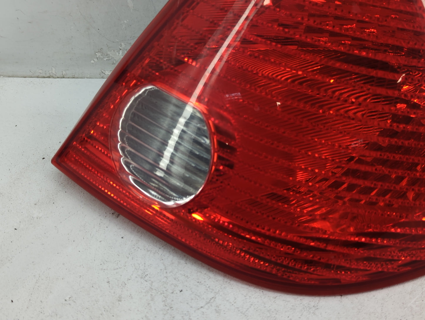2005-2010 Pontiac G6 Tail Light Assembly Passenger Right OEM Fits Fits 2005 2006 2007 2008 2009 2010 OEM Used Auto Parts - O