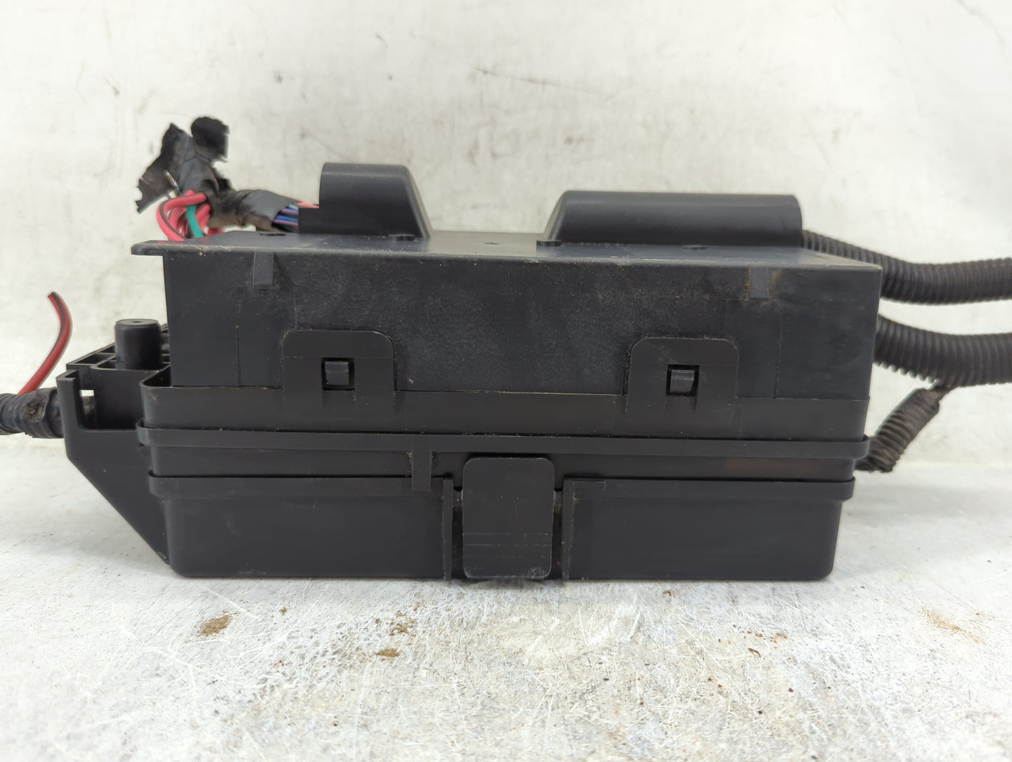 2009-2010 Pontiac G6 Fusebox Fuse Box Panel Relay Module Fits Fits 2009 2010 OEM Used Auto Parts - Oemusedautoparts1.com