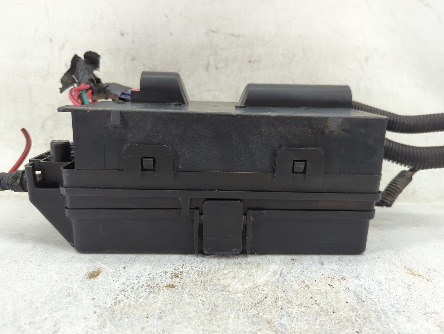 2009-2010 Pontiac G6 Fusebox Fuse Box Panel Relay Module Fits Fits 2009 2010 OEM Used Auto Parts - Oemusedautoparts1.com
