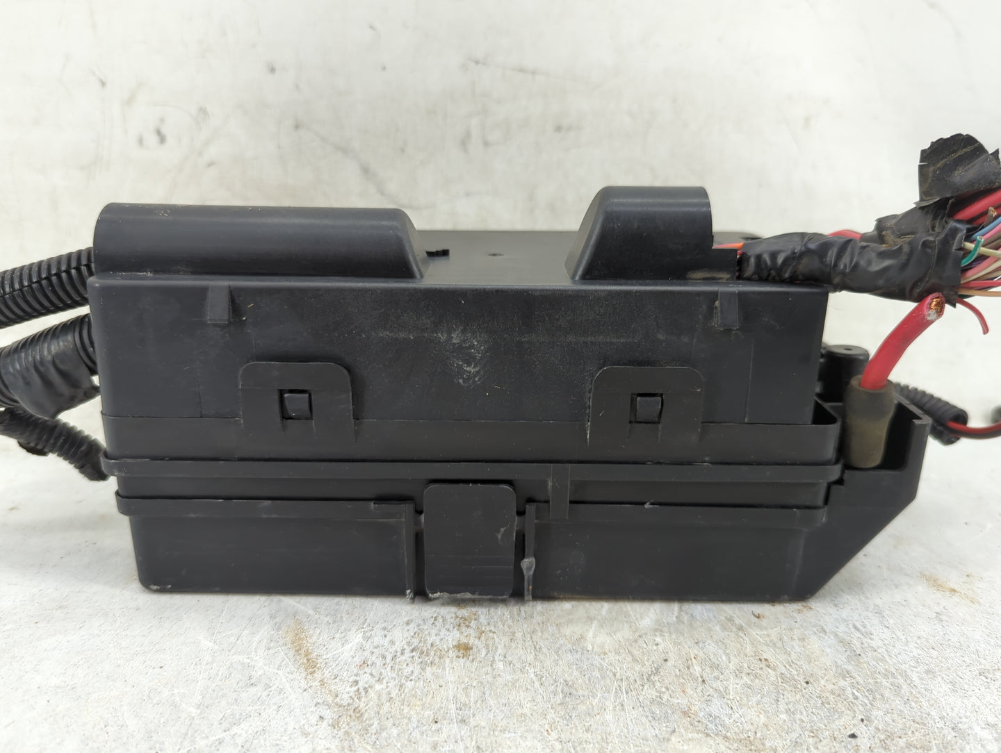 2009-2010 Pontiac G6 Fusebox Fuse Box Panel Relay Module Fits Fits 2009 2010 OEM Used Auto Parts - Oemusedautoparts1.com
