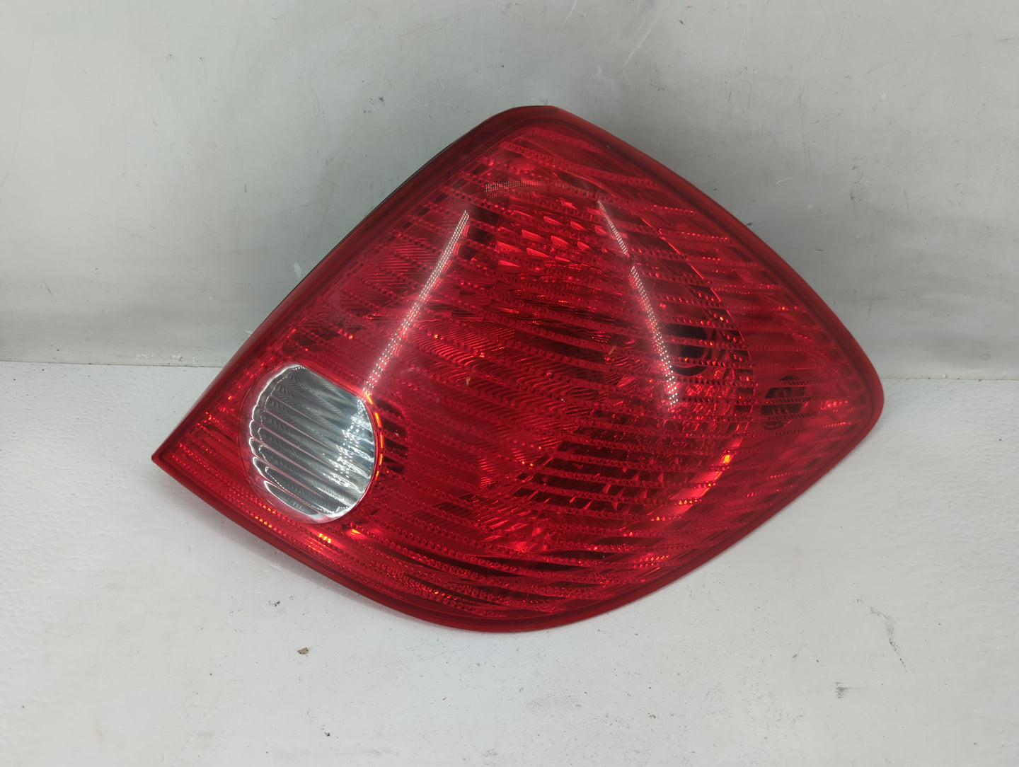 2005-2010 Pontiac G6 Tail Light Assembly Passenger Right OEM Fits Fits 2005 2006 2007 2008 2009 2010 OEM Used Auto Parts - O