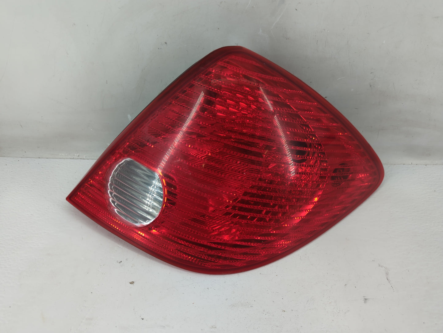 2005-2010 Pontiac G6 Tail Light Assembly Passenger Right OEM Fits Fits 2005 2006 2007 2008 2009 2010 OEM Used Auto Parts - O