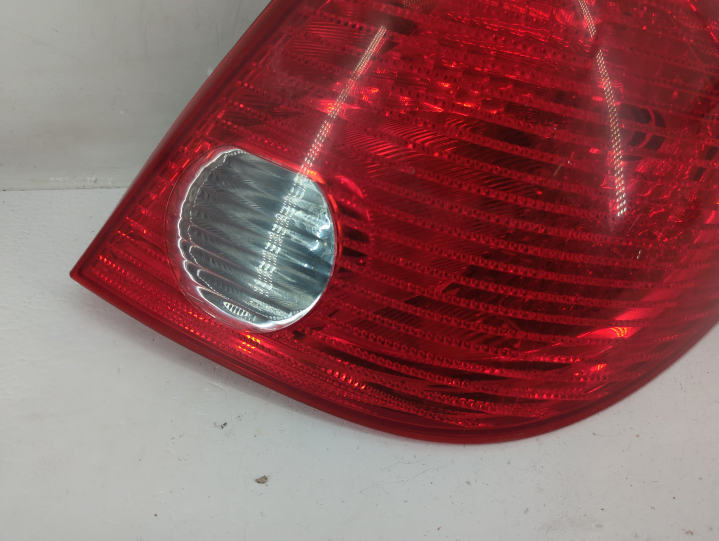 2005-2010 Pontiac G6 Tail Light Assembly Passenger Right OEM Fits Fits 2005 2006 2007 2008 2009 2010 OEM Used Auto Parts - O
