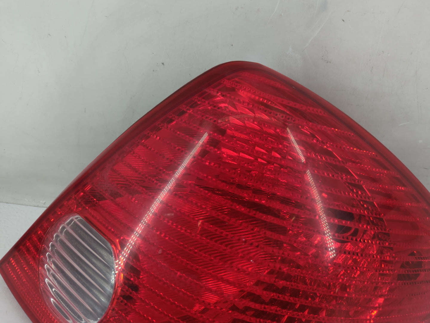 2005-2010 Pontiac G6 Tail Light Assembly Passenger Right OEM Fits Fits 2005 2006 2007 2008 2009 2010 OEM Used Auto Parts - O