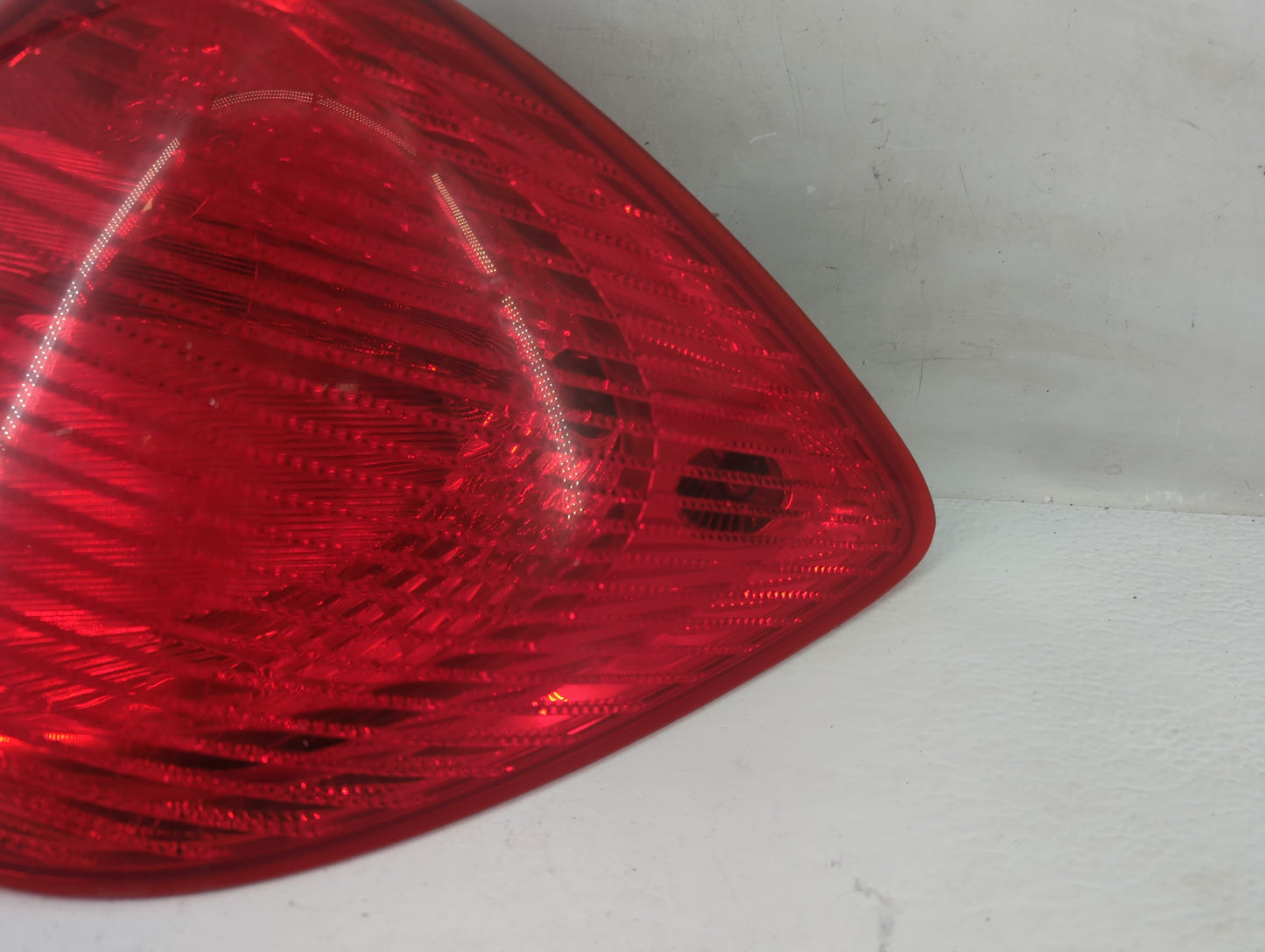 2005-2010 Pontiac G6 Tail Light Assembly Passenger Right OEM Fits Fits 2005 2006 2007 2008 2009 2010 OEM Used Auto Parts - O