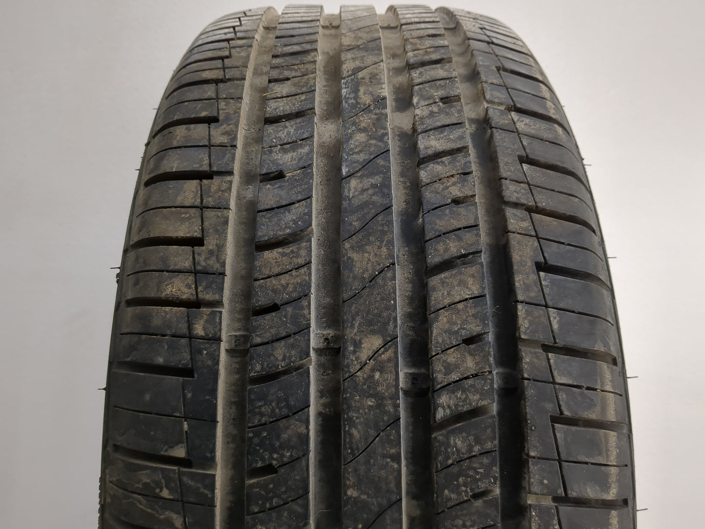 Used Tire 225/50R17 MASTERCRAFT STRATUS AS 94V - Tread Depth 9/32 - Oemusedautoparts1.com