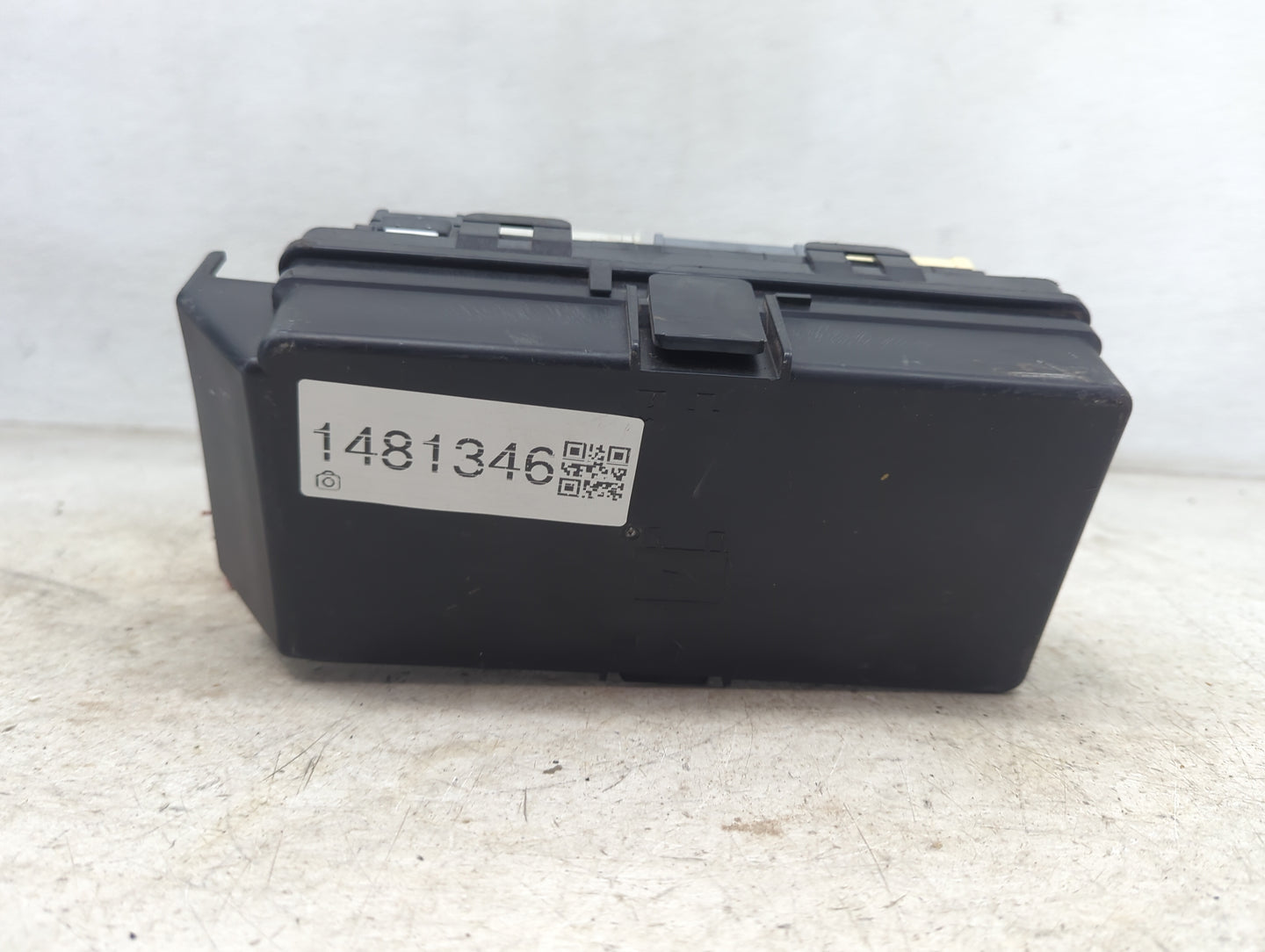 2009 Pontiac G6 Fusebox Fuse Box Panel Relay Module P/N:20822658 Fits OEM Used Auto Parts - Oemusedautoparts1.com