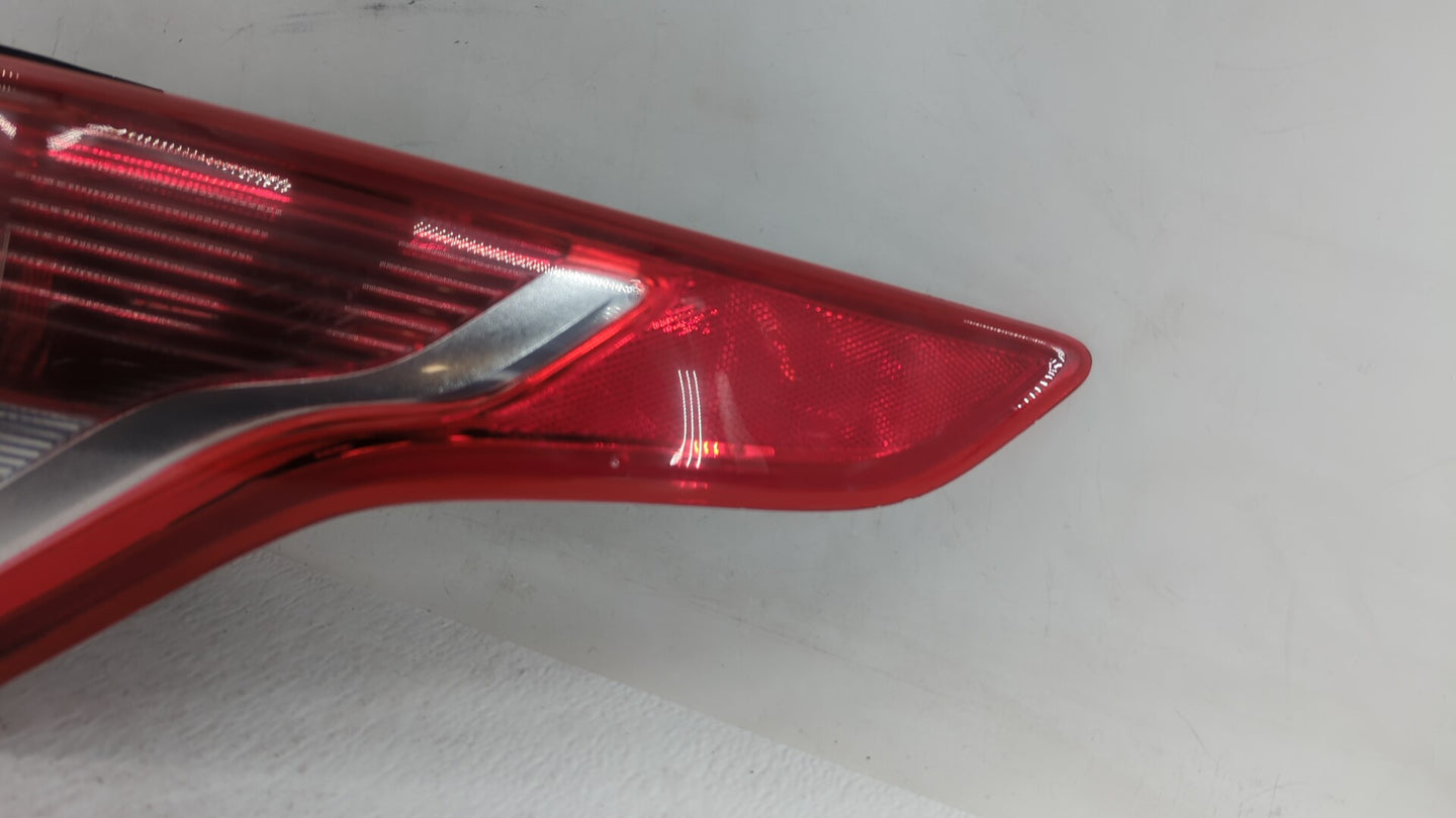 2006-2009 Pontiac G6 Tail Light Assembly Passenger Right OEM P/N:CJ54-13404-A 44ZH-2105-B Fits Fits 2006 2007 2008 2009 OEM 