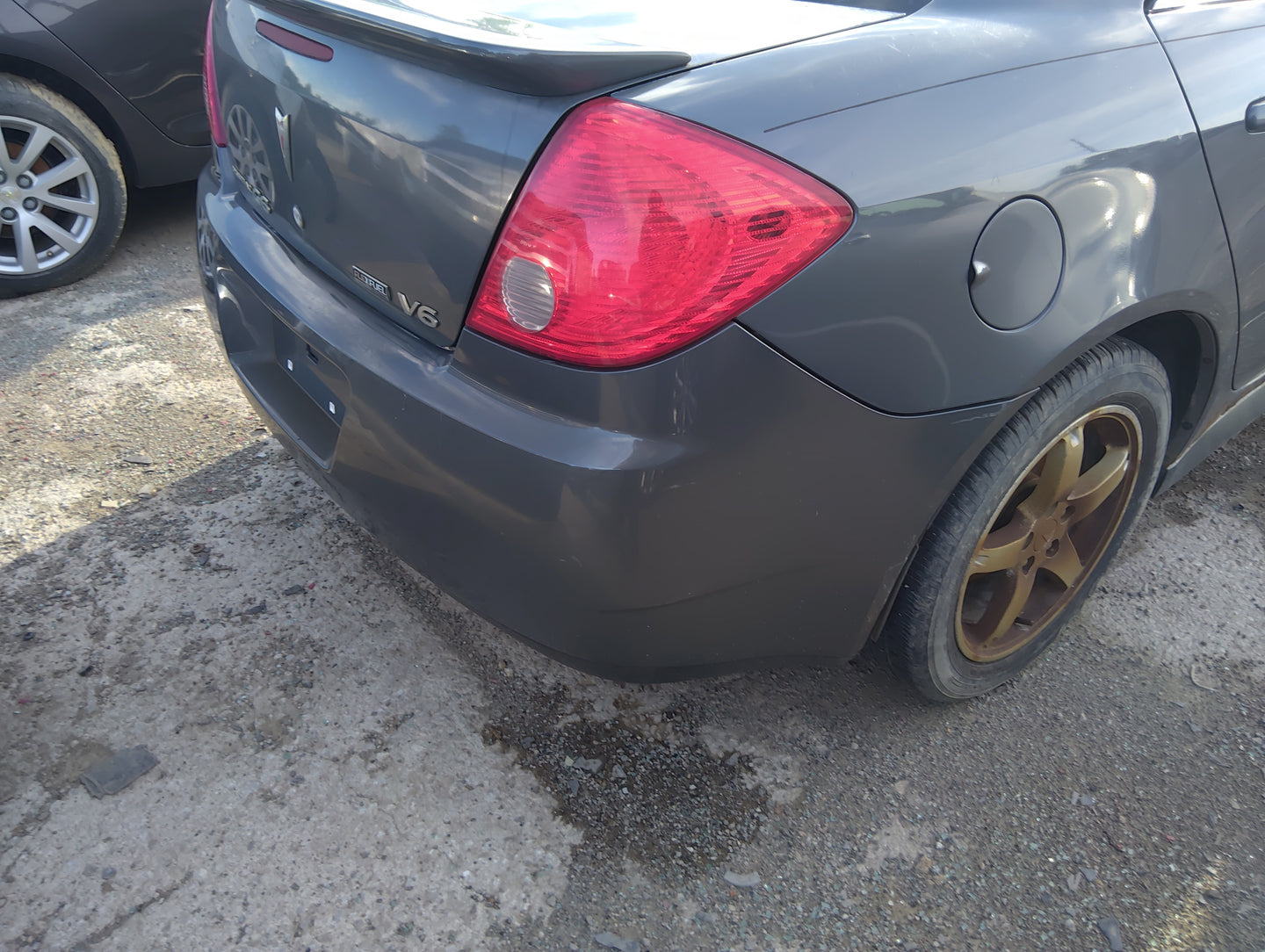 2009-2010 Pontiac G6 Rear Bumper Assembly Oem - Oemusedautoparts1.com