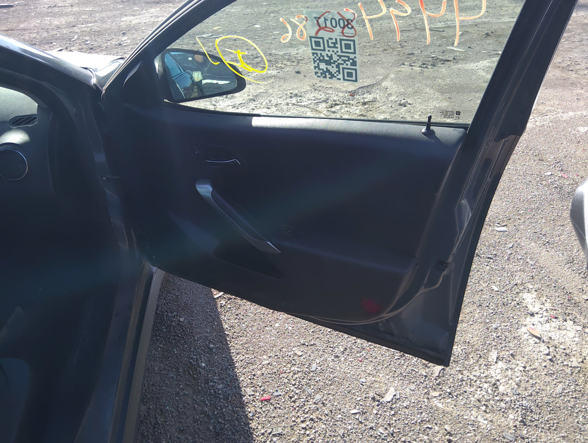 2009 Pontiac G6 Front Right Passenger Interior Door Panel Trim 5028898 - Oemusedautoparts1.com