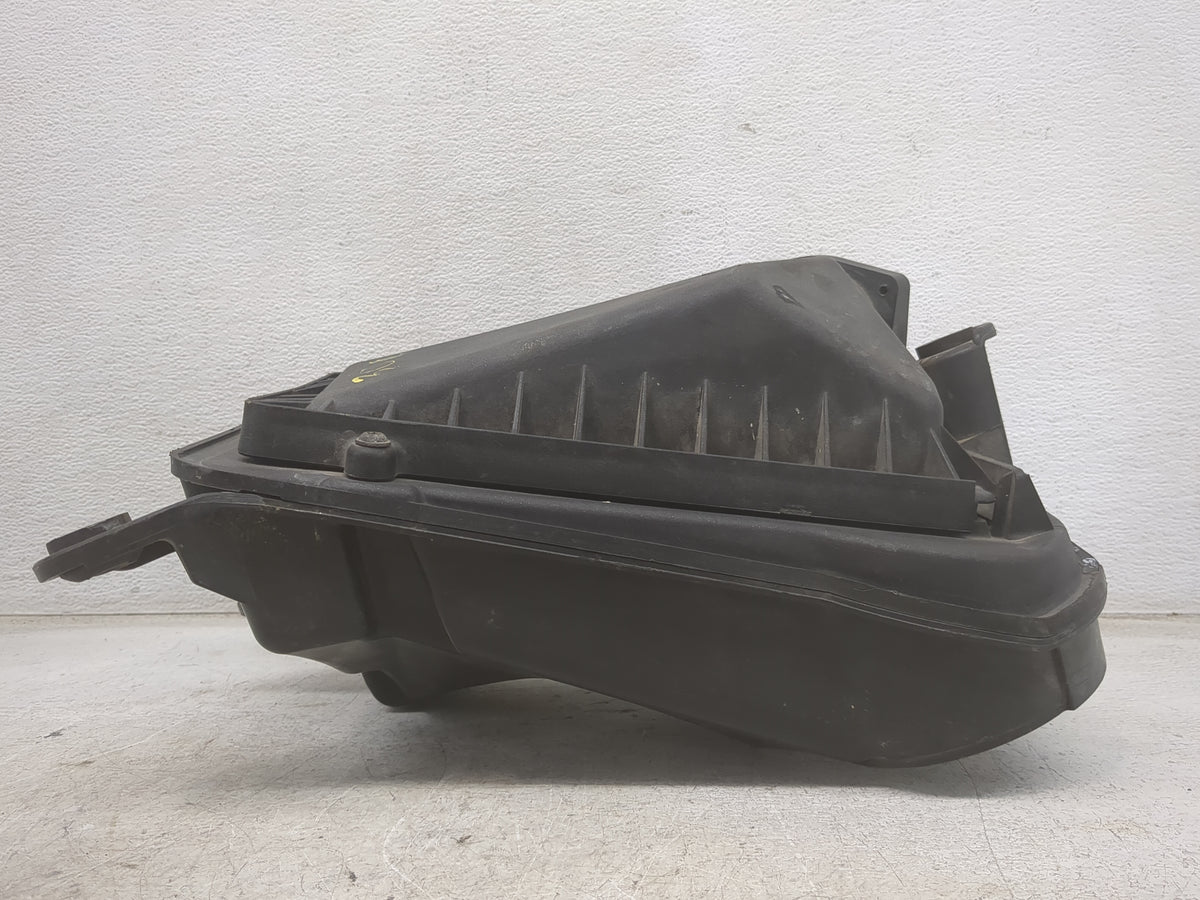 2009 Pontiac G6 Air Cleaner Intake Duct Hose Tube 5029038 - Oemusedautoparts1.com