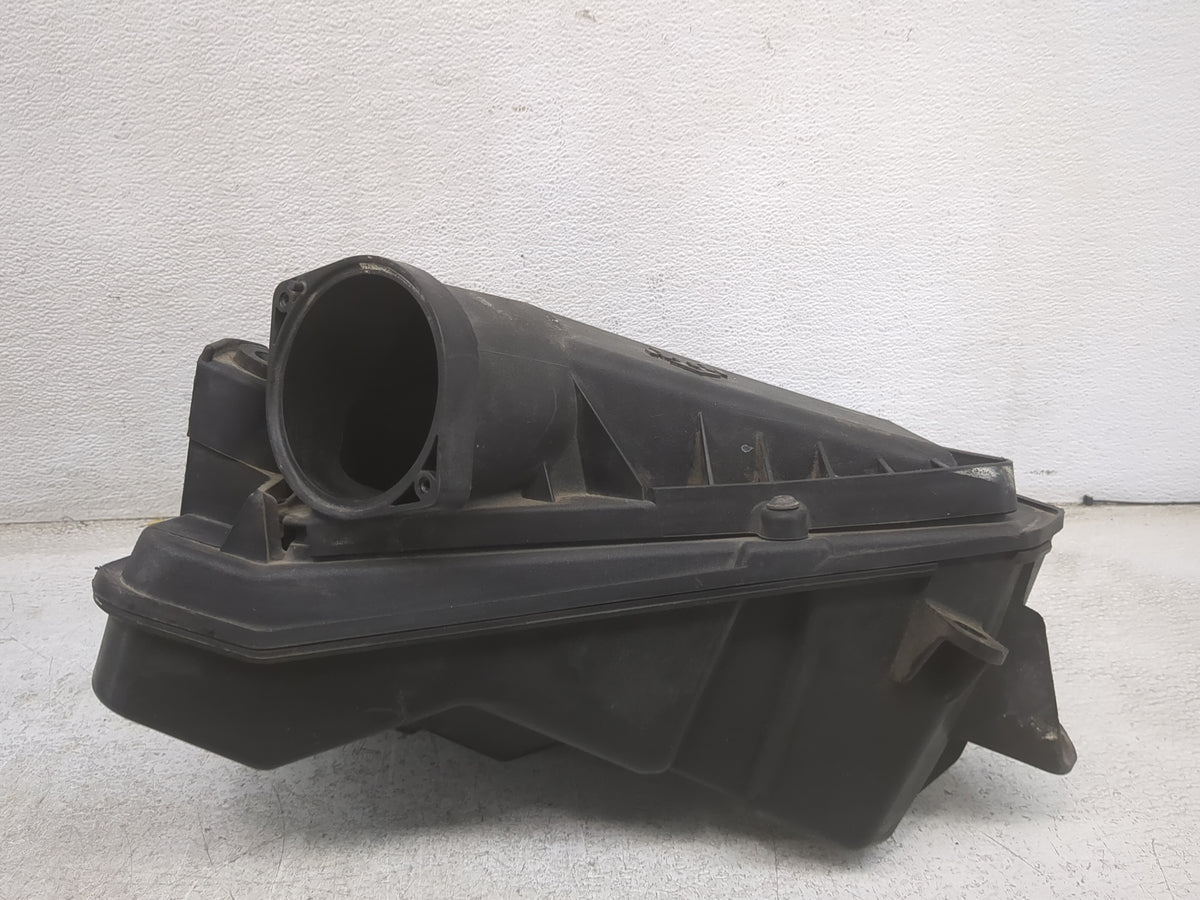 2009 Pontiac G6 Air Cleaner Intake Duct Hose Tube 5029038 - Oemusedautoparts1.com