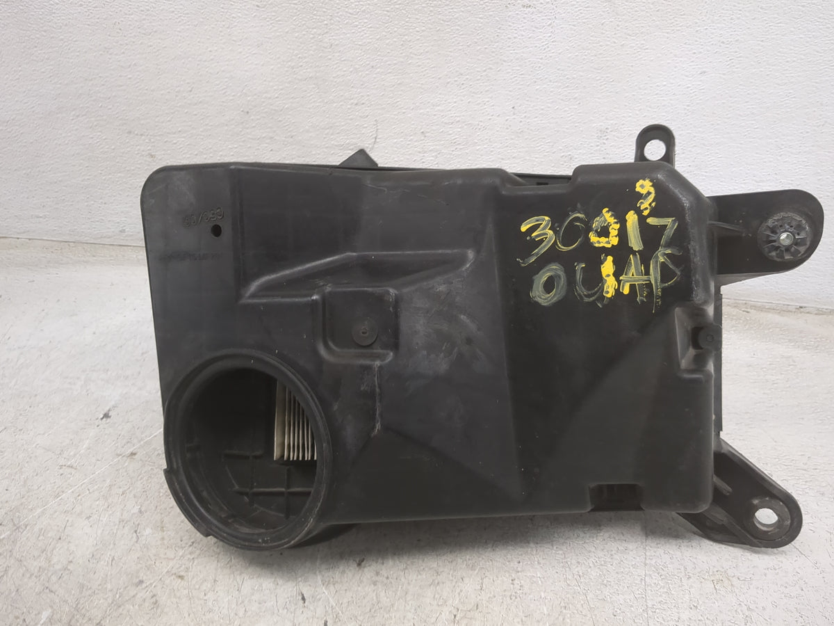 2009 Pontiac G6 Air Cleaner Intake Duct Hose Tube 5029038 - Oemusedautoparts1.com