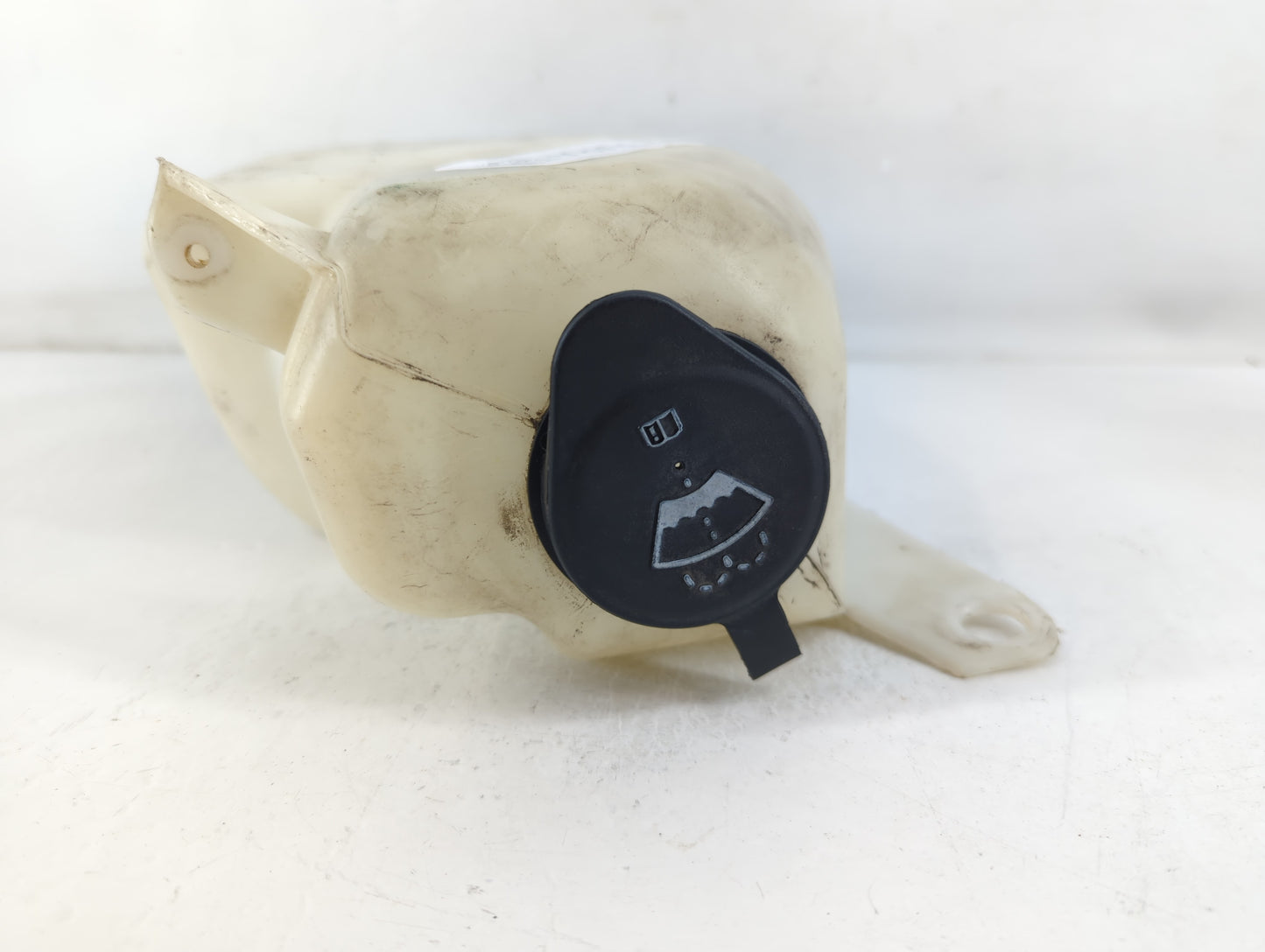 2005-2010 Pontiac G6 Windshield Washer Fluid Reservoir Bottle Oem - Oemusedautoparts1.com