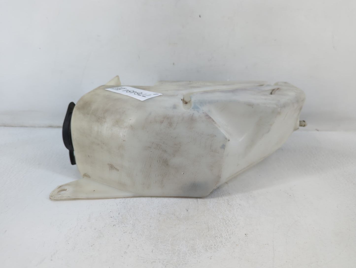 2005-2010 Pontiac G6 Windshield Washer Fluid Reservoir Bottle Oem - Oemusedautoparts1.com