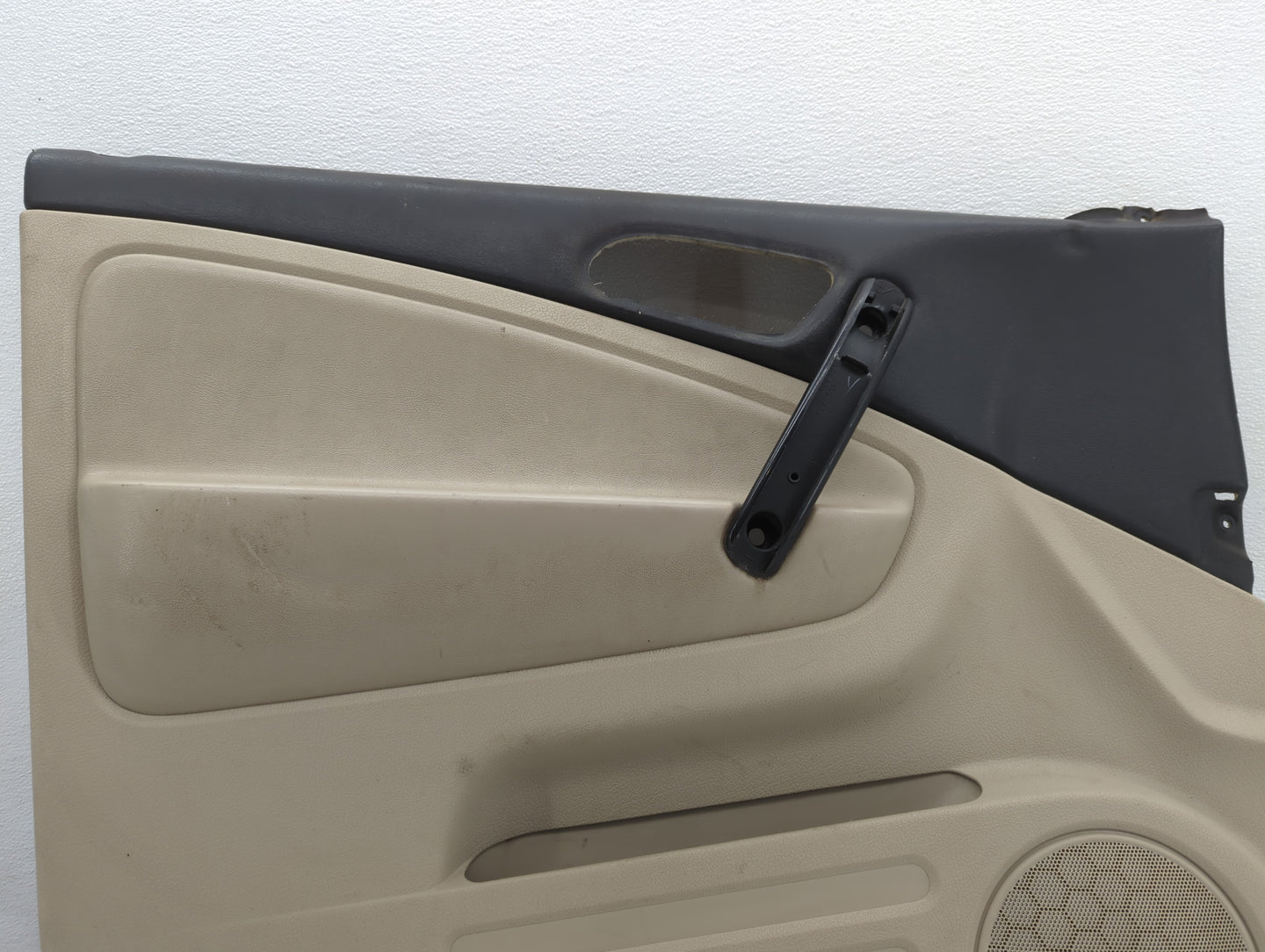 2009 Pontiac G6 Front Left Driver Interior Door Panel Trim Beige - Oemusedautoparts1.com