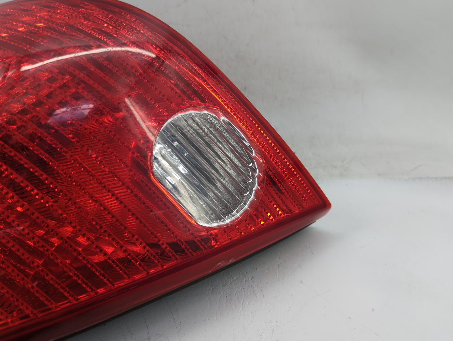 2005-2010 Pontiac G6 Tail Light Assembly Passenger Right OEM Fits Fits 2005 2006 2007 2008 2009 2010 OEM Used Auto Parts - O