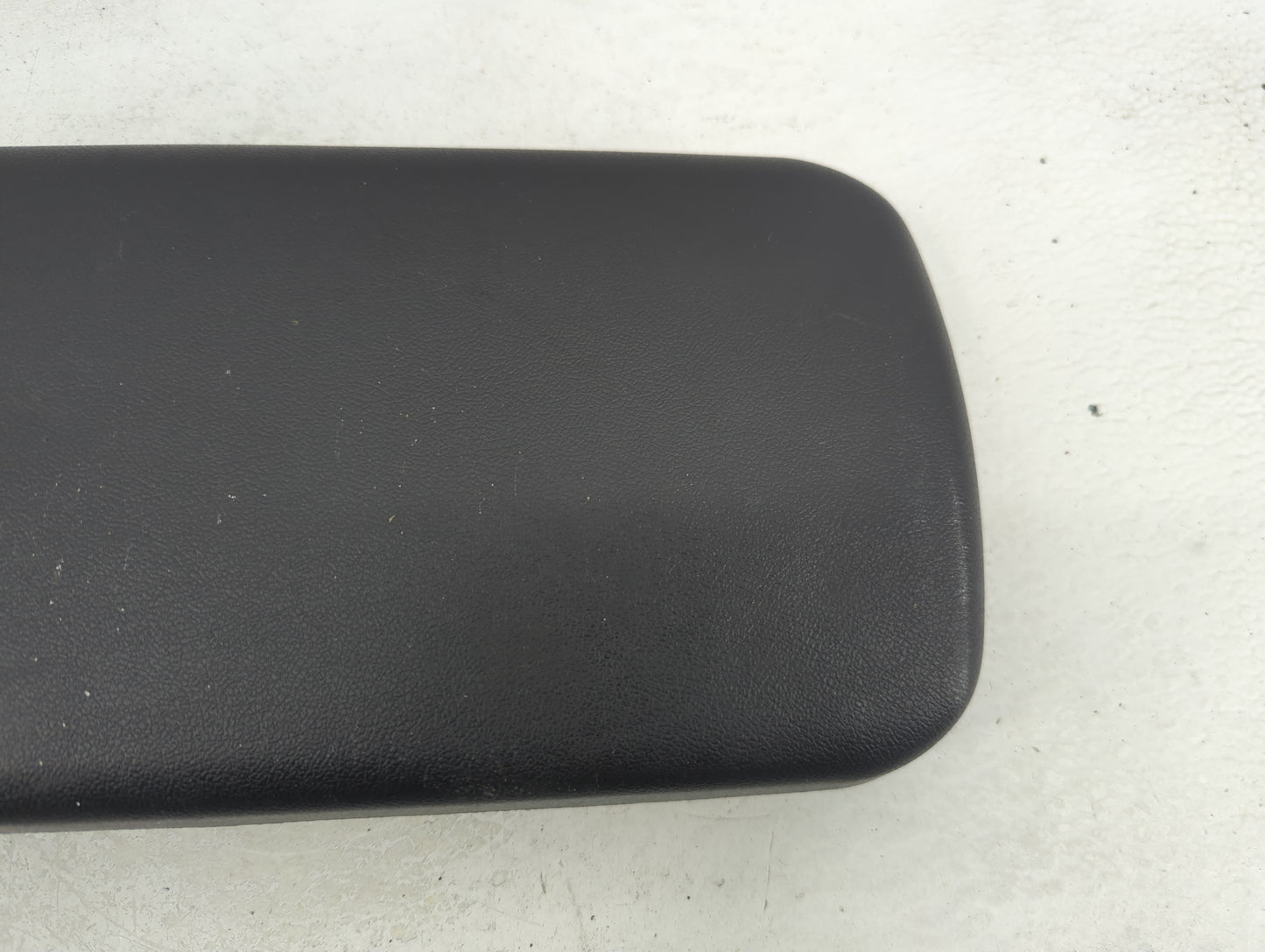 2006-2010 Pontiac G6 Center Console Armrest Cover Lid P/N:22713736 Fits Fits 2006 2007 2008 2009 2010 OEM Used Auto Parts - 