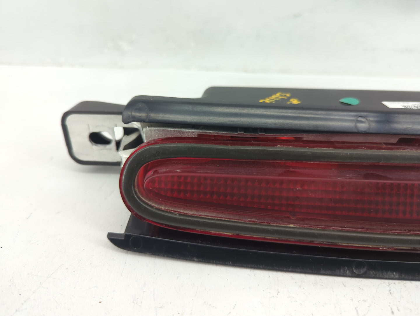2005-2010 Pontiac G6 Rear Center Lid Brake Light Tail Light Fits Fits 2005 2006 2007 2008 2009 2010 OEM Used Auto Parts - Oe