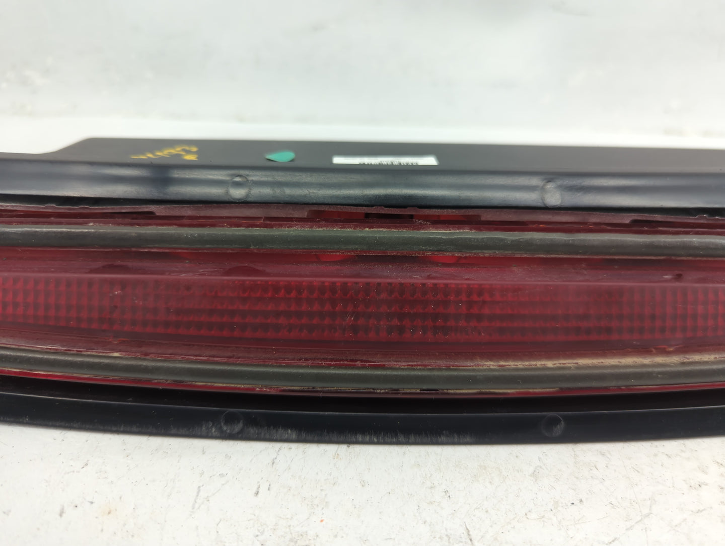2005-2010 Pontiac G6 Rear Center Lid Brake Light Tail Light Fits Fits 2005 2006 2007 2008 2009 2010 OEM Used Auto Parts - Oe