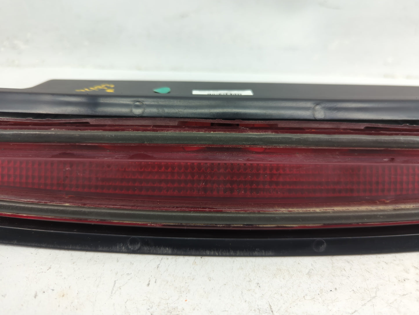 2005-2010 Pontiac G6 Rear Center Lid Brake Light Tail Light Fits Fits 2005 2006 2007 2008 2009 2010 OEM Used Auto Parts - Oe