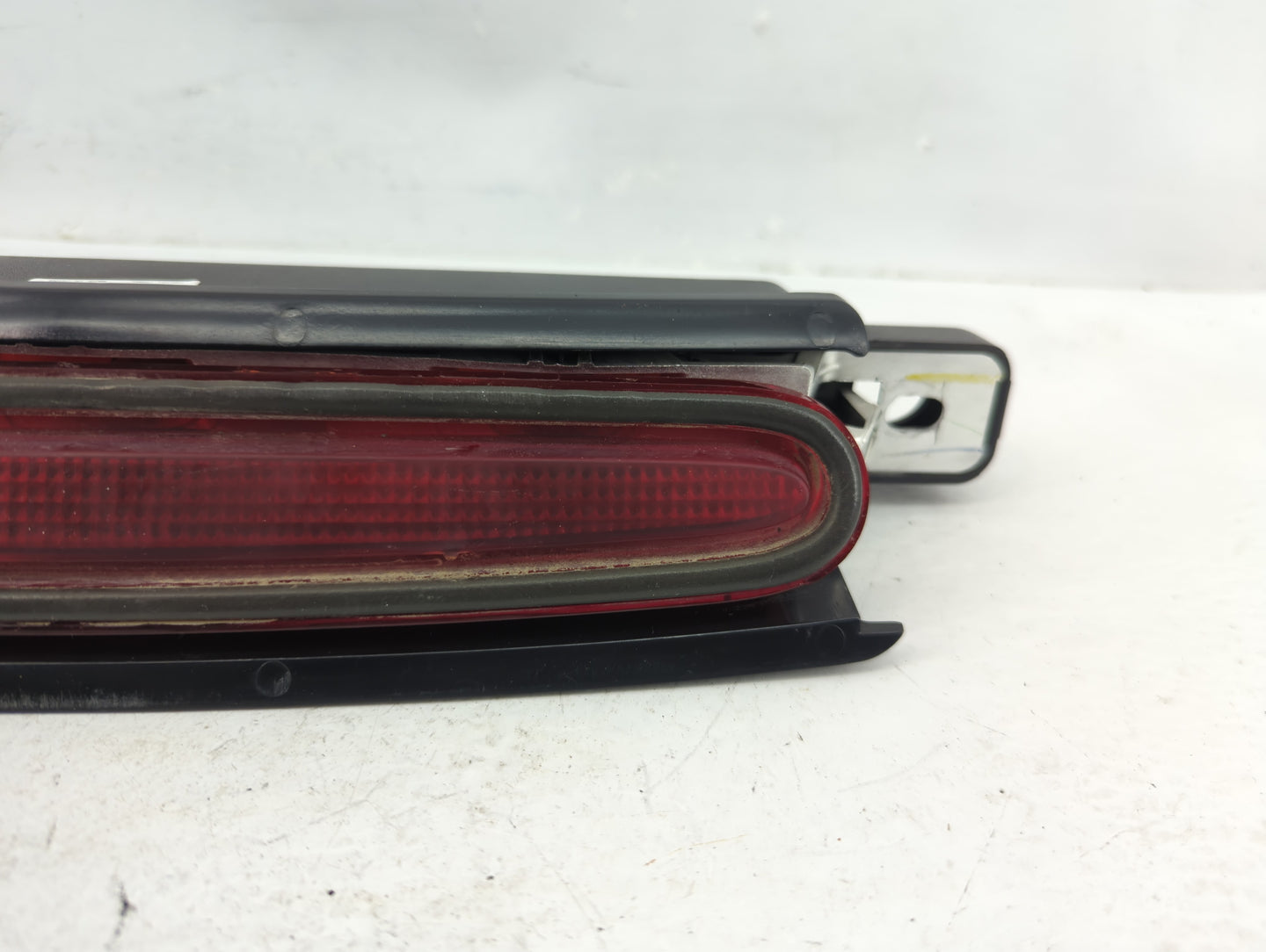 2005-2010 Pontiac G6 Rear Center Lid Brake Light Tail Light Fits Fits 2005 2006 2007 2008 2009 2010 OEM Used Auto Parts - Oe