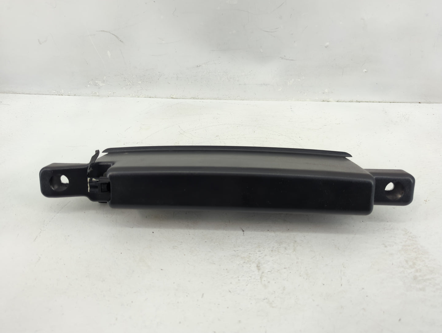 2005-2010 Pontiac G6 Rear Center Lid Brake Light Tail Light Fits Fits 2005 2006 2007 2008 2009 2010 OEM Used Auto Parts - Oe