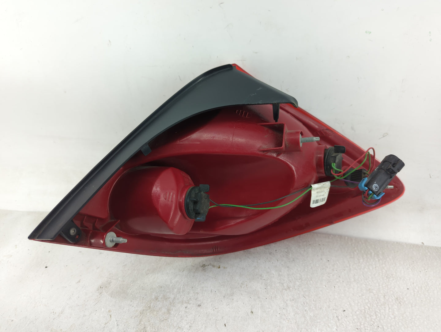 2005-2010 Pontiac G6 Tail Light Assembly Driver Left OEM Fits Fits 2005 2006 2007 2008 2009 2010 OEM Used Auto Parts - Oemus