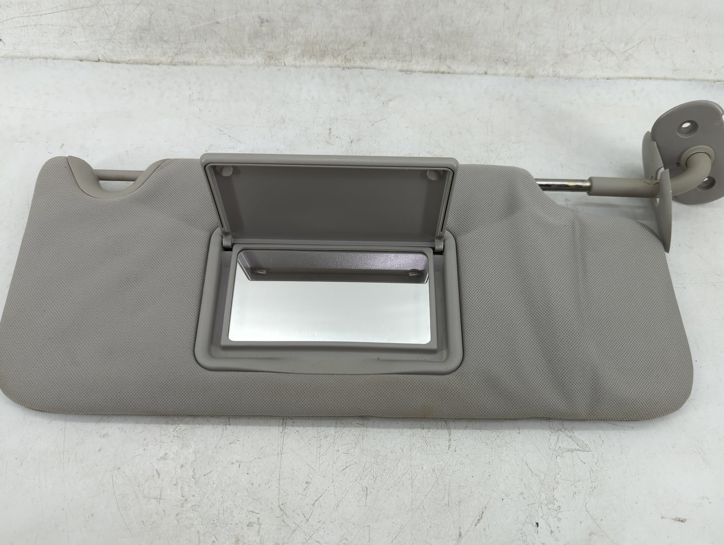 2005-2010 Pontiac G6 Sun Visor Shade Replacement Passenger Right Mirror Fits Fits 2005 2006 2007 2008 2009 2010 OEM Used Aut