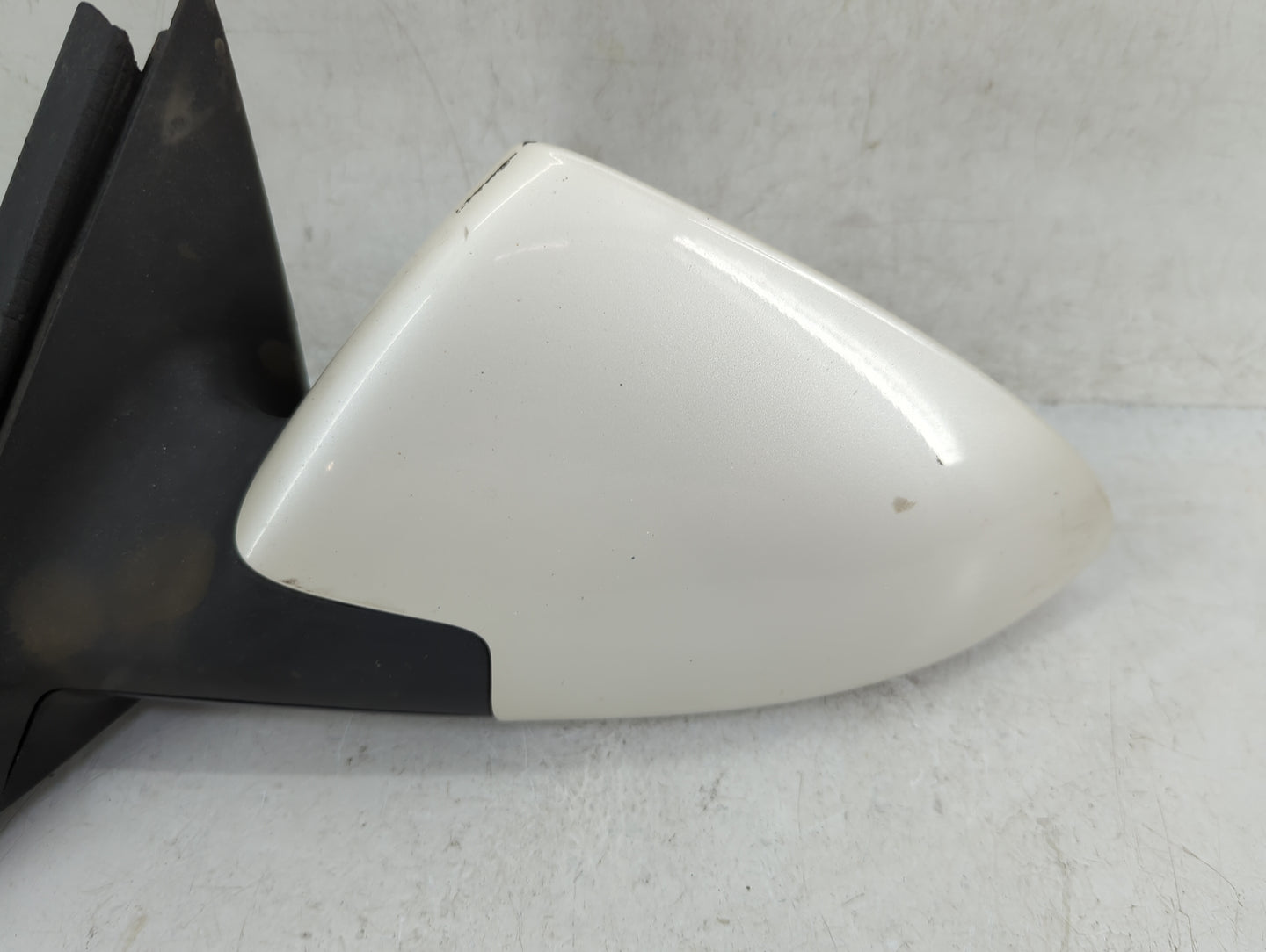 2009 Pontiac G6 Driver Side View Mirror - Left Door Mirror OEM Used - Oemusedautoparts1.com
