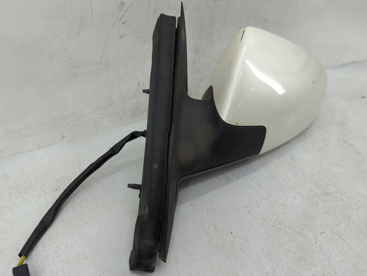 2009 Pontiac G6 Driver Side View Mirror - Left Door Mirror OEM Used - Oemusedautoparts1.com
