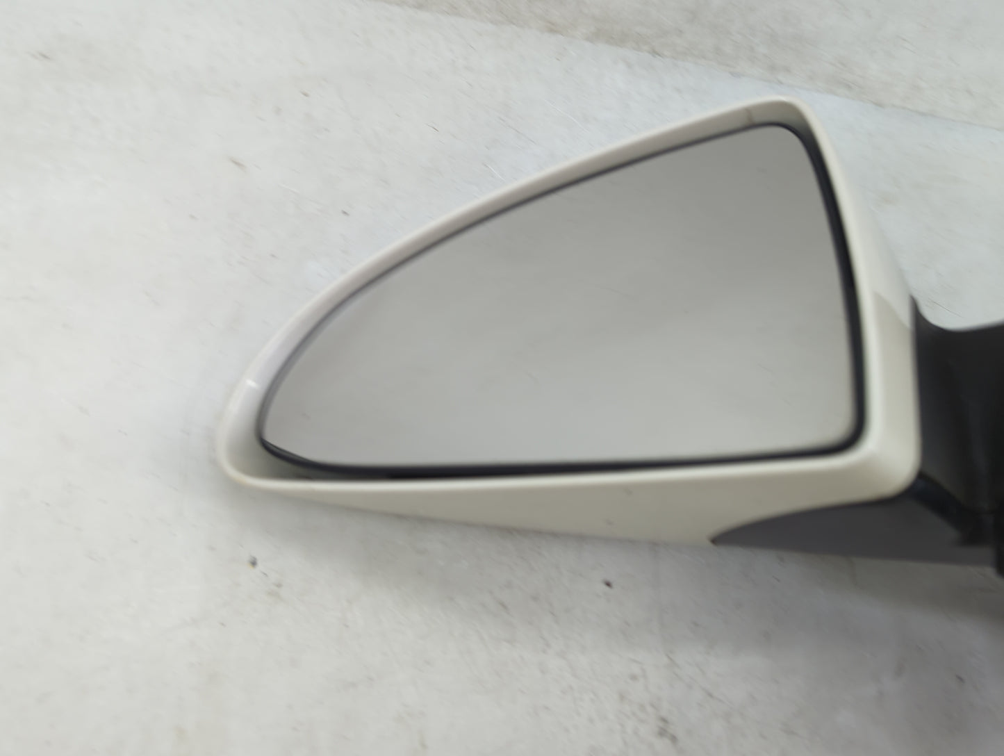 2009 Pontiac G6 Driver Side View Mirror - Left Door Mirror OEM Used - Oemusedautoparts1.com