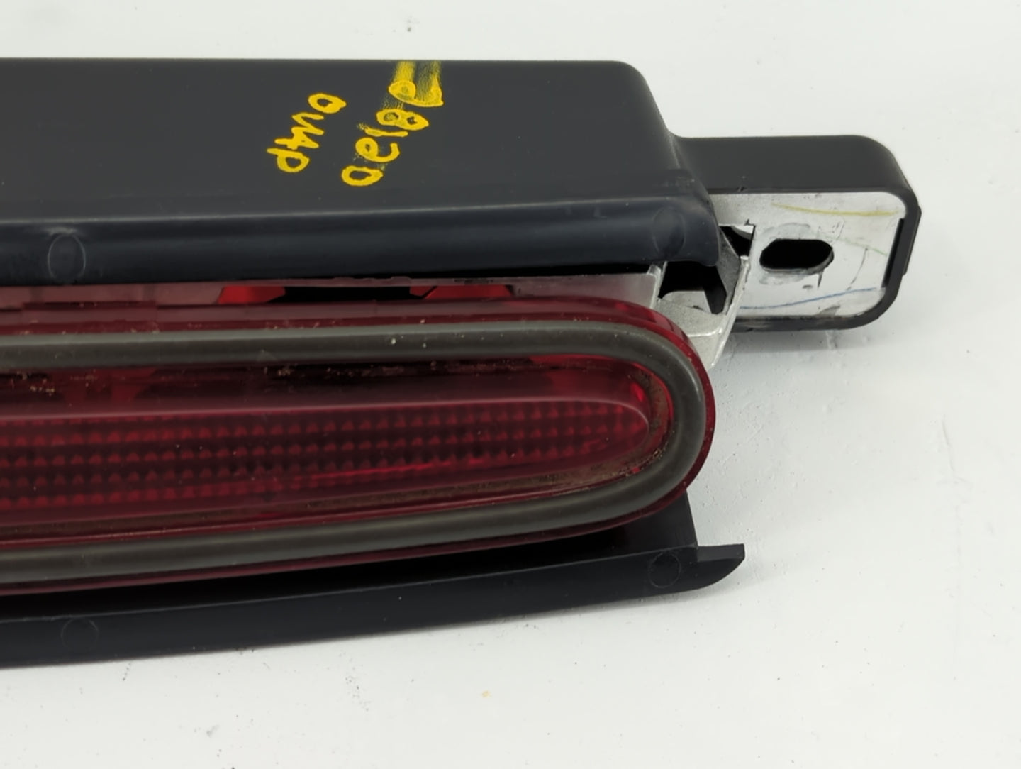 2009 Pontiac G6 Third Brake Light Tail Light Fits OEM Used Auto Parts - Oemusedautoparts1.com