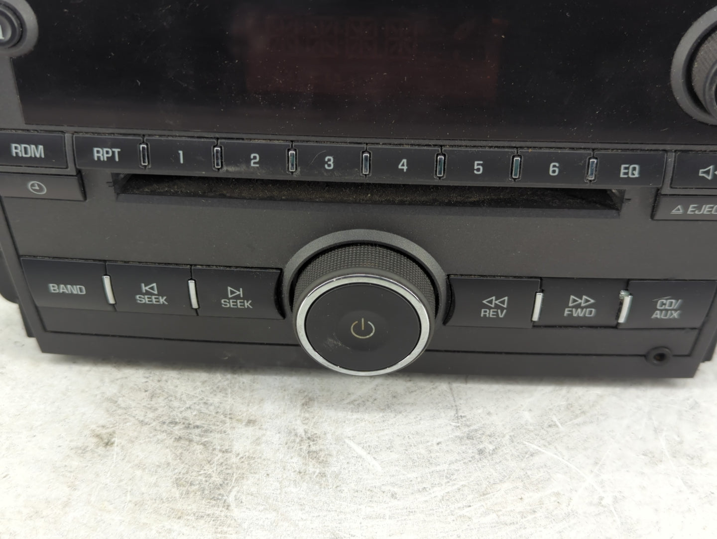 2009 Pontiac Torrent Radio AM FM Cd Player Receiver Replacement P/N:25957003 Fits OEM Used Auto Parts - Oemusedautoparts1.co