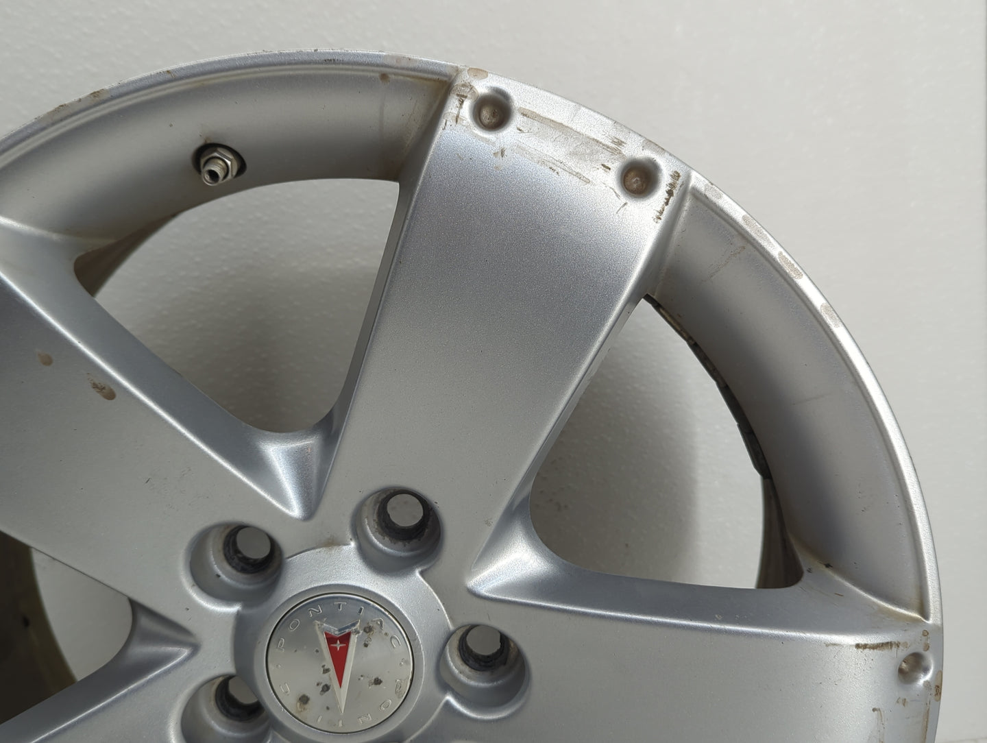 2006-2009 Pontiac Torrent Oem Wheel Rim Silver - Oemusedautoparts1.com