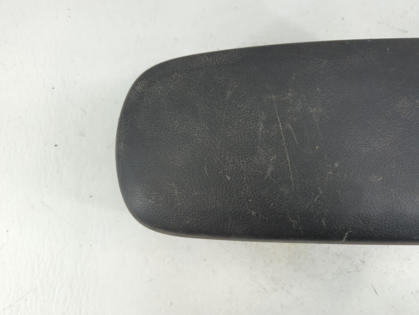 2009-2010 Pontiac Vibe Center Console Armrest Cover Lid Fits Fits 2009 2010 OEM Used Auto Parts - Oemusedautoparts1.com