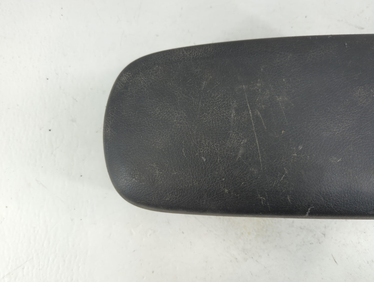 2009-2010 Pontiac Vibe Center Console Armrest Cover Lid Fits Fits 2009 2010 OEM Used Auto Parts - Oemusedautoparts1.com