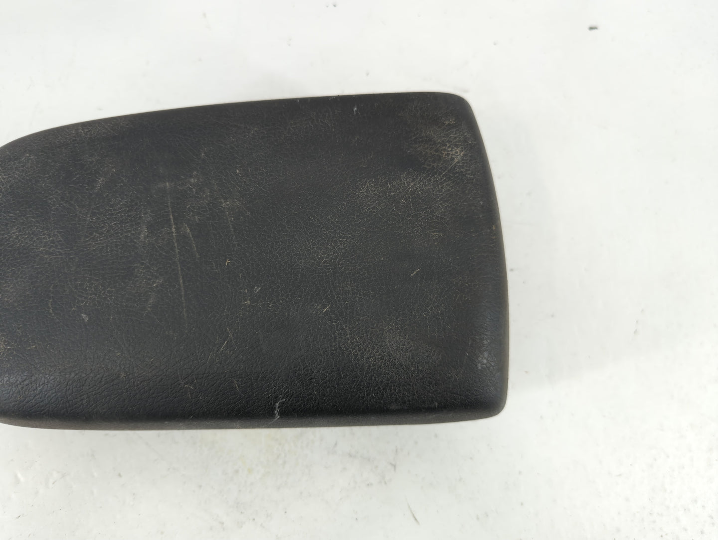 2009-2010 Pontiac Vibe Center Console Armrest Cover Lid Fits Fits 2009 2010 OEM Used Auto Parts - Oemusedautoparts1.com