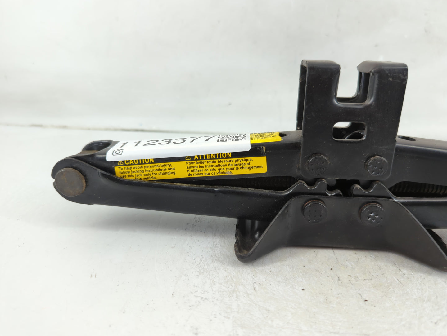 2009 Pontiac Vibe Spare Scissor Car Jack 1123377 - Oemusedautoparts1.com