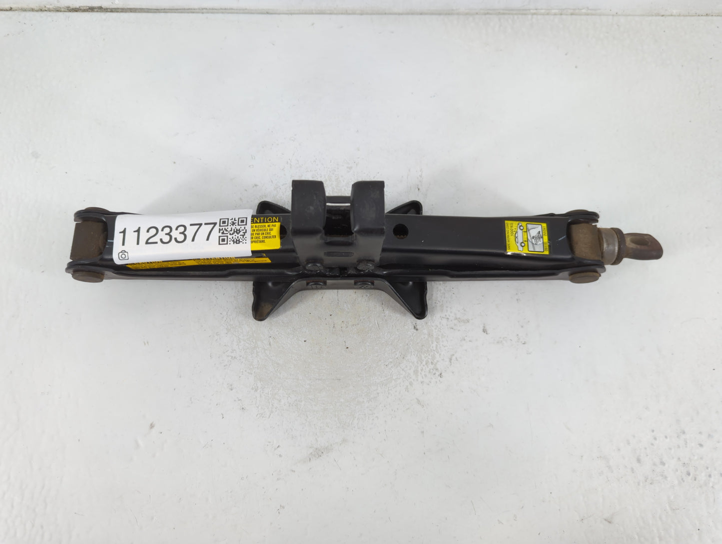 2009 Pontiac Vibe Spare Scissor Car Jack 1123377 - Oemusedautoparts1.com