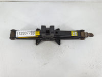 2009 Pontiac Vibe Spare Scissor Car Jack 1123377 - Oemusedautoparts1.com