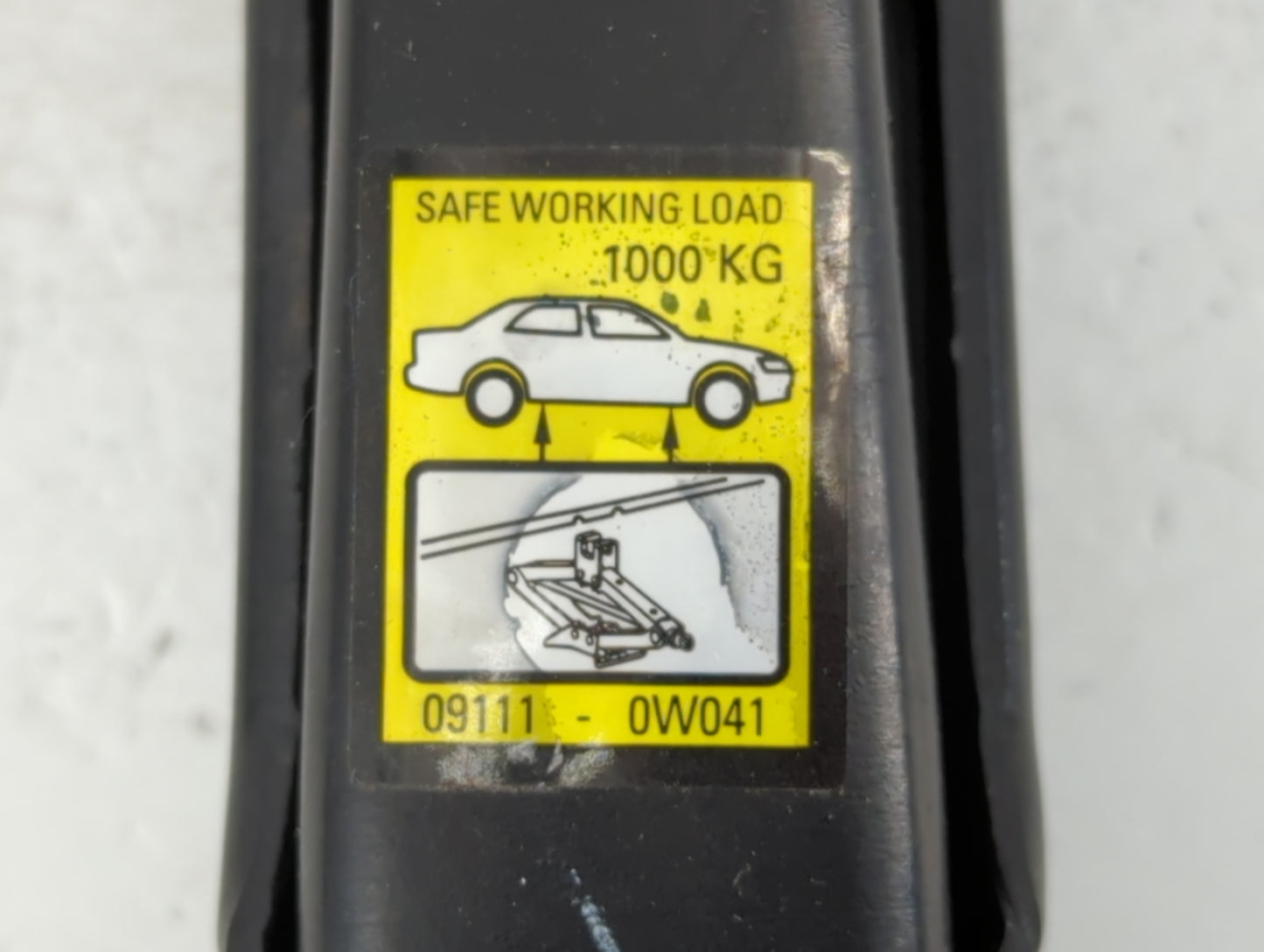 2009 Pontiac Vibe Spare Scissor Car Jack 1123377 - Oemusedautoparts1.com
